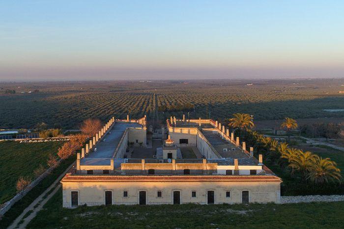 FEAST Puglia Lama di Luna masseria